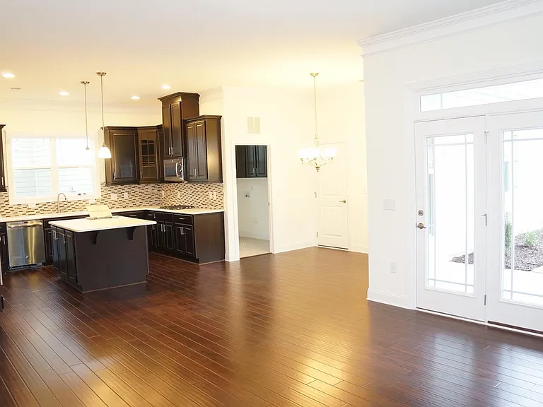 Family room, breakfast nook