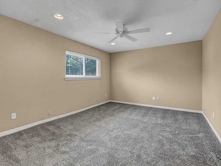 1659 W Sam Houston Pkwy S — Photo 23