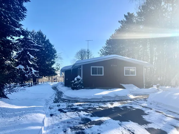 2711 Minneapolis St, Sault Sainte Marie, MI 49783