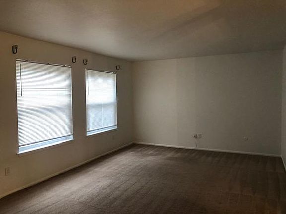3rd image of 5381 Palmyra Ct