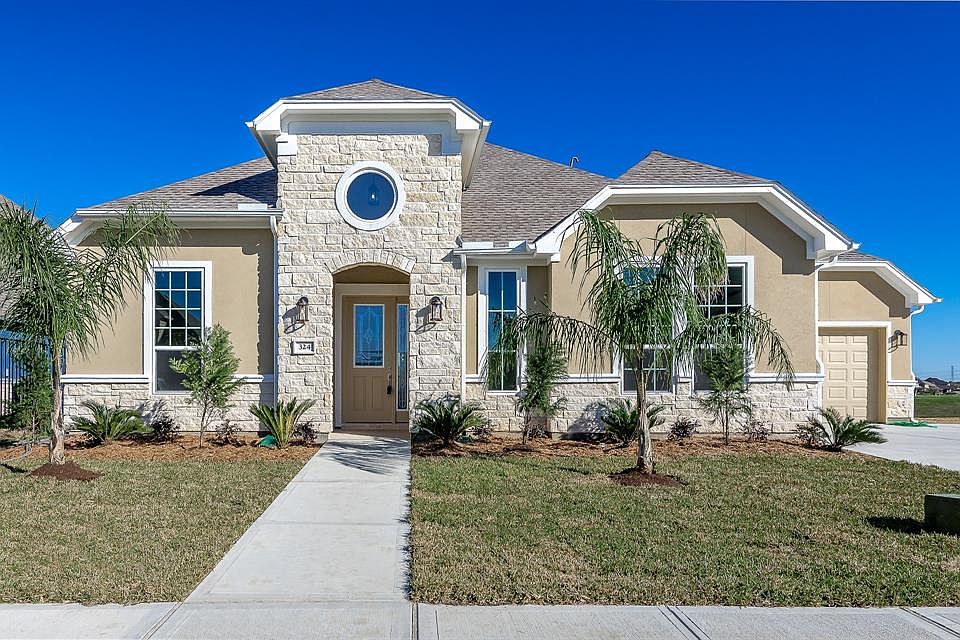 BEAUTIFUL WATERFRONT HOME ON A LAGE LOT WITH HIGH ELEVATION OFFERS VIEWS OF BOTH CLEAR LAKE AND WIDENED CANAL WHILE ENJOYING AFTERNOON SHADE ON THE LARGE, COVERED PATIO. DOCK YOUR BOAT AT YOUR BACK DOOR AND BE IN CLEAR LAKE IN SECONDS!
