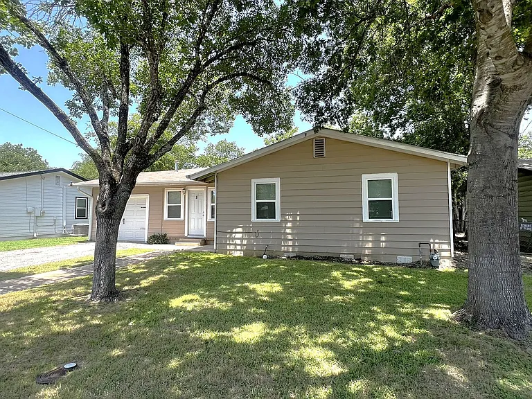 409 Oscar St — Photo 15
