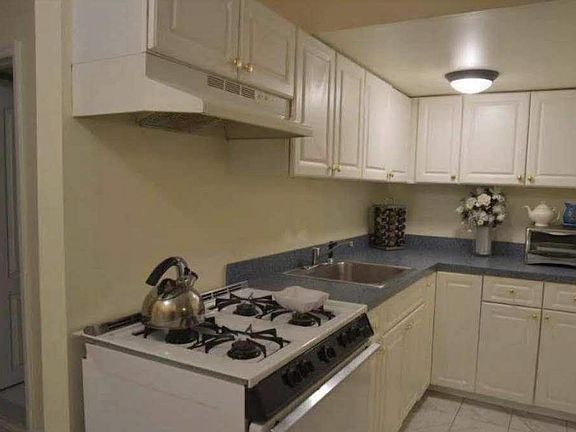 2nd image of 118 Roswell Ave APT B