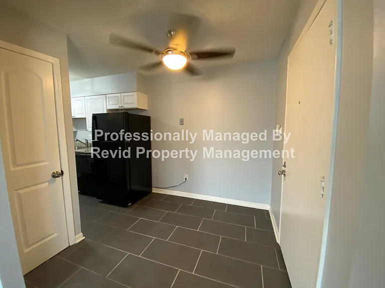1626 Monroe Ave. — Photo 10