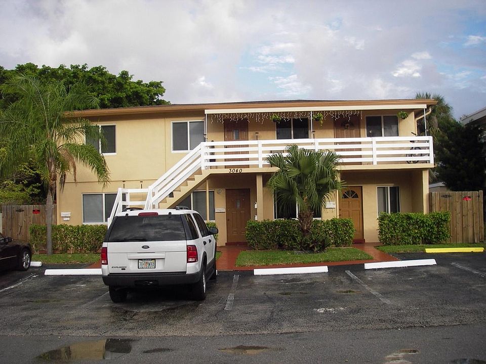 Front of Bldg, Apt 1 is lower left
