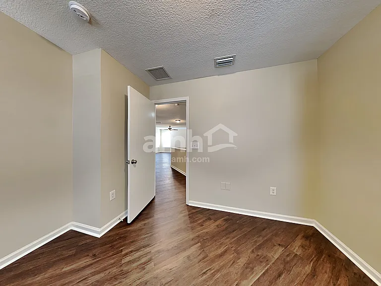 1955 Tomahawk Dr — Photo 21