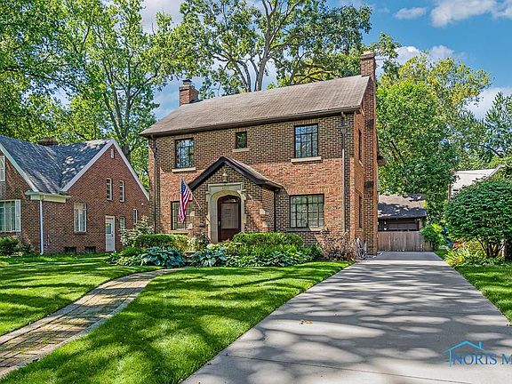 2nd image of 2623 Meadowwood Dr