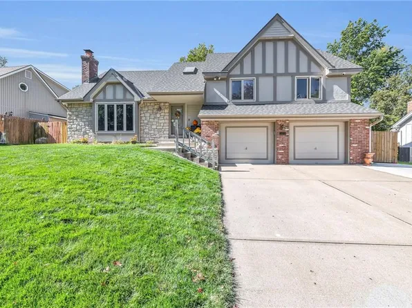 6516 N London Dr, Kansas City, MO 64151