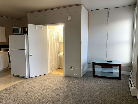 3rd image of 242 E King St APT 2