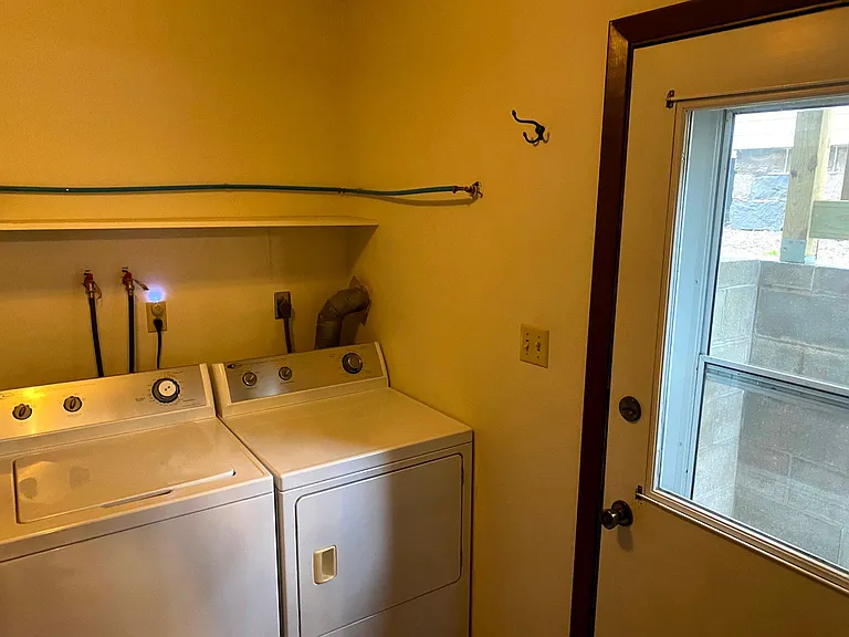 211 N 3rd St #1 — Photo 8