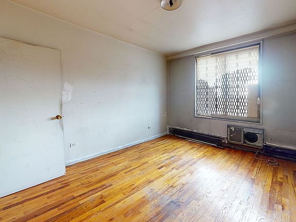 4th image of 42-42 Colden St Unit F03