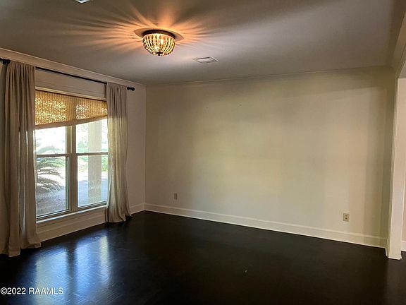4th image of 406 Daniel Dr