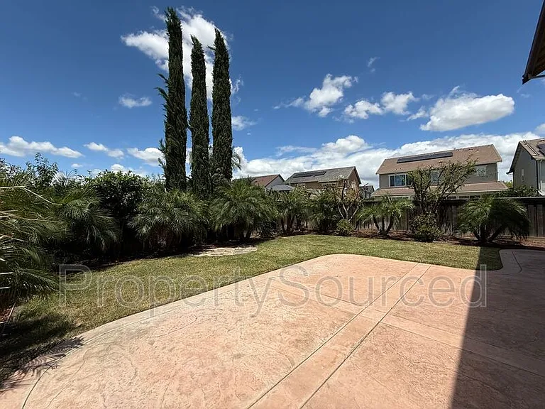 18517 Admiral Way — Photo 48