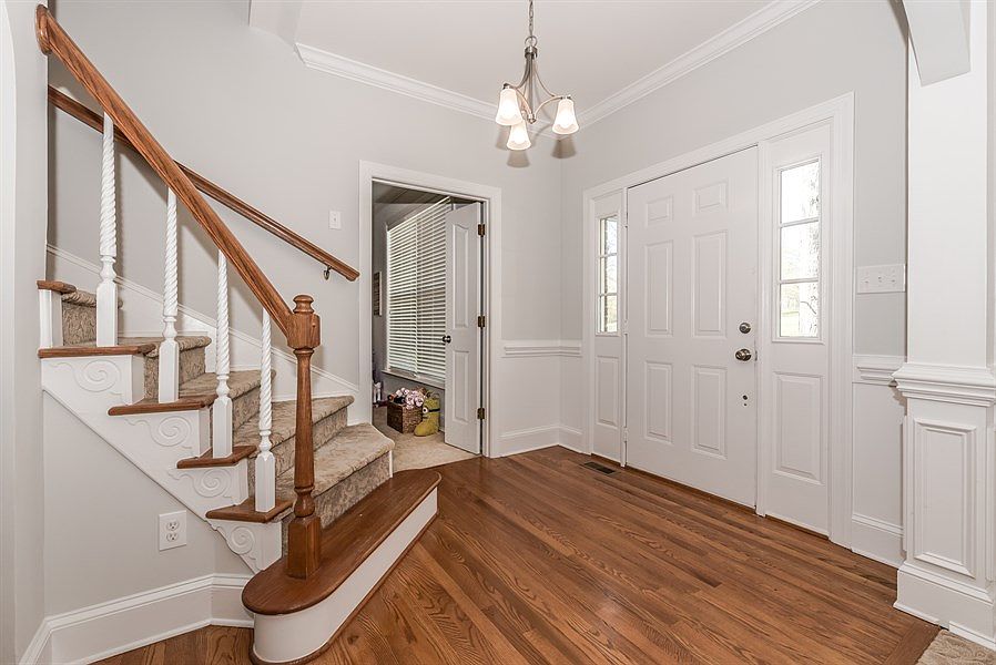 2nd image of 9816 Tallwood Dr