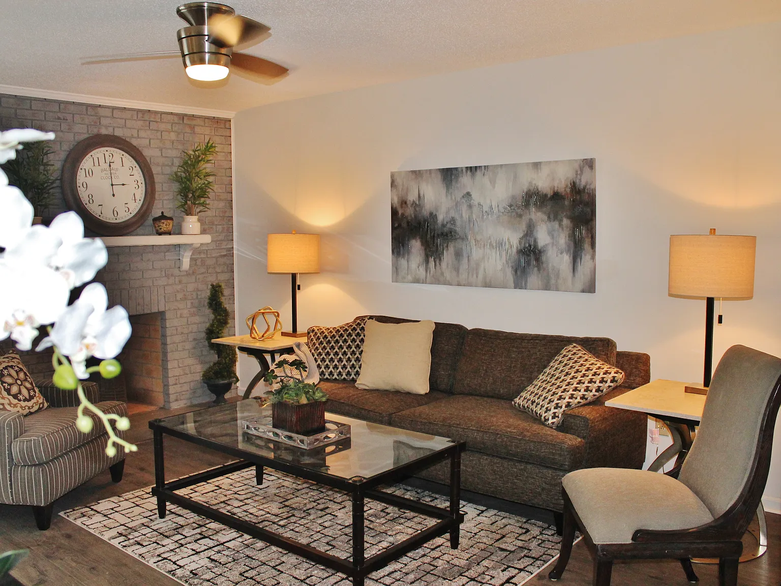 2 bed, 1016 sqft, $2,600 — Photo 2