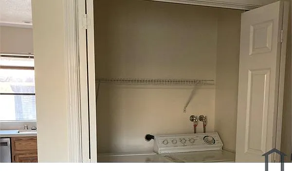 1872 Market St #4 — Photo 8