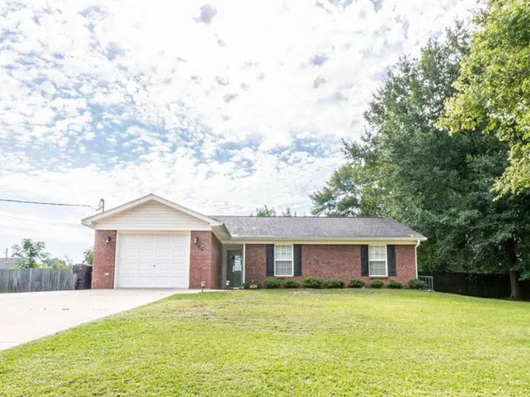 52 Oakwood Dr, Midland City, AL 36350