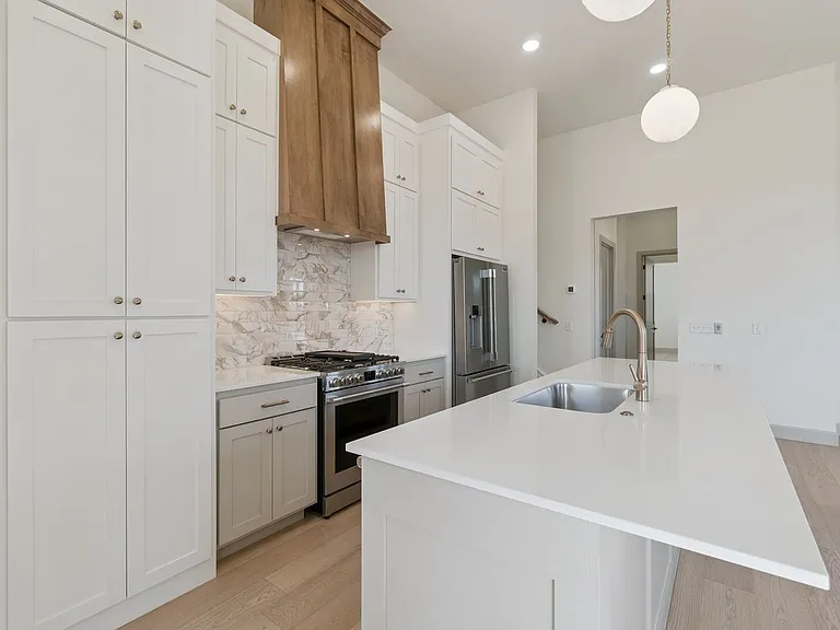 18835 Selah Way — Photo 17