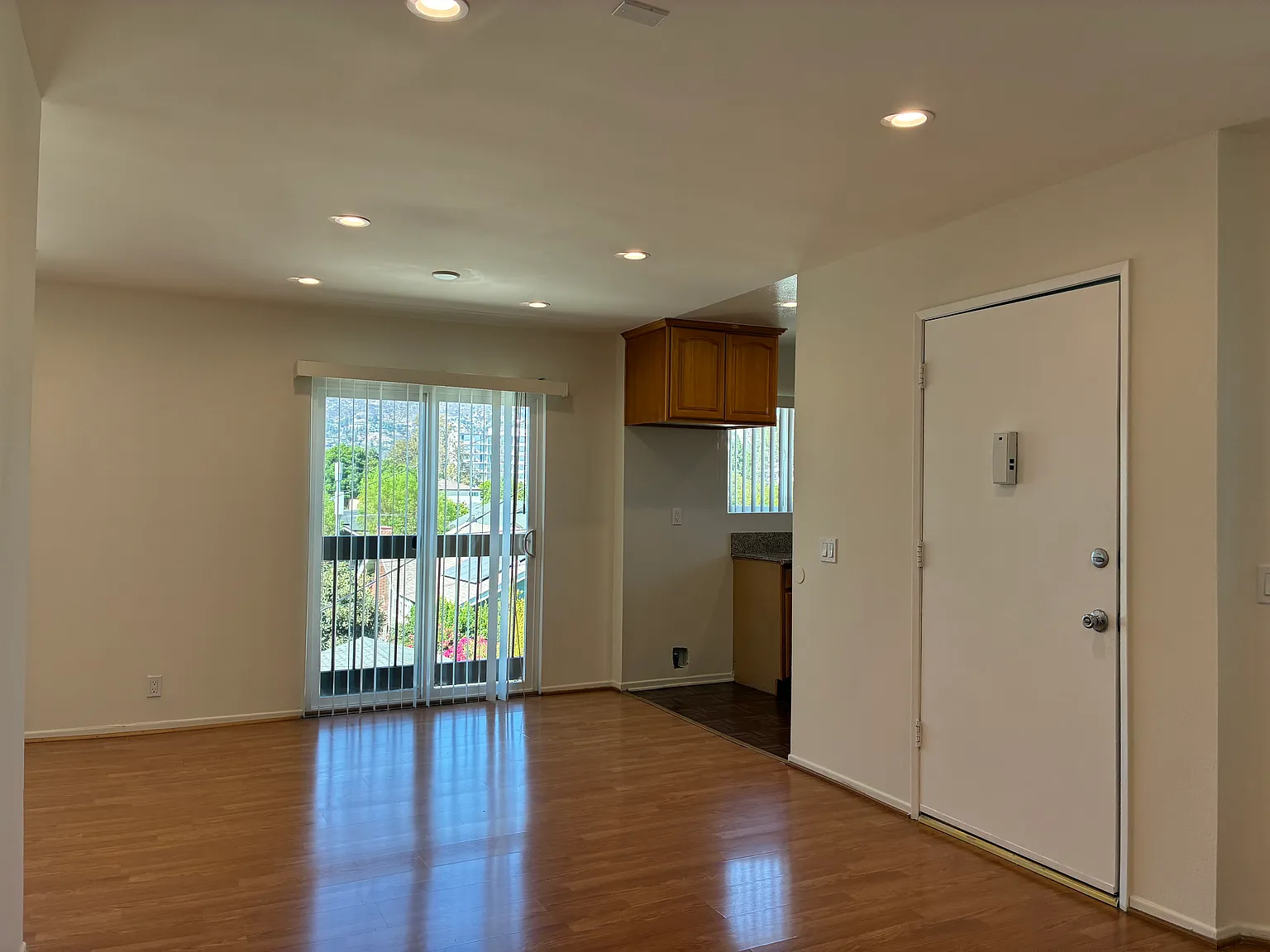 1 bed, 650 sqft, $2,350 — Photo 4