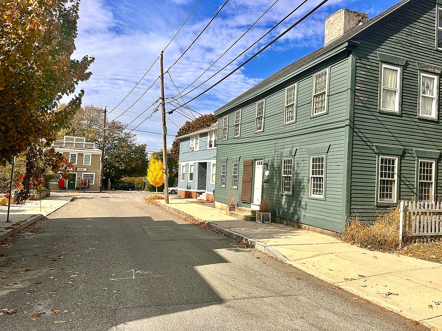 2 bed, 1044 sqft, $2,350 — Photo 2