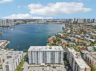 Stratford House Condo, North Miami Beach, FL 33160