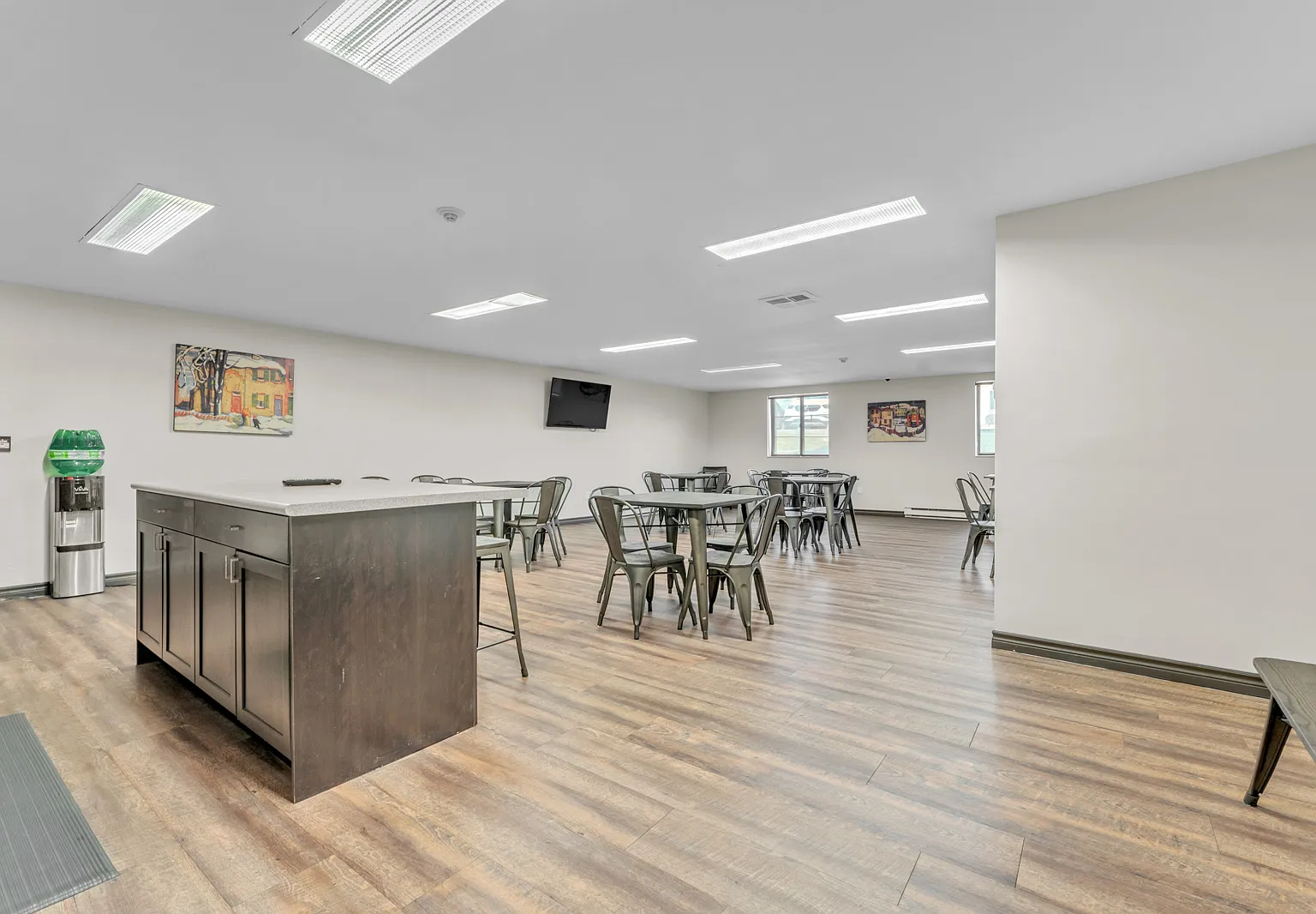 Village on the River Apartments — Photo 1