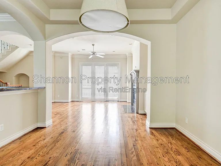 2731 Sherwin St — Photo 7