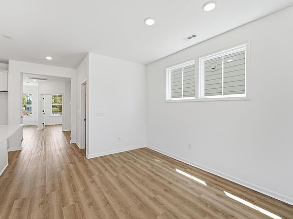 5th image of 444 Everlong Ln