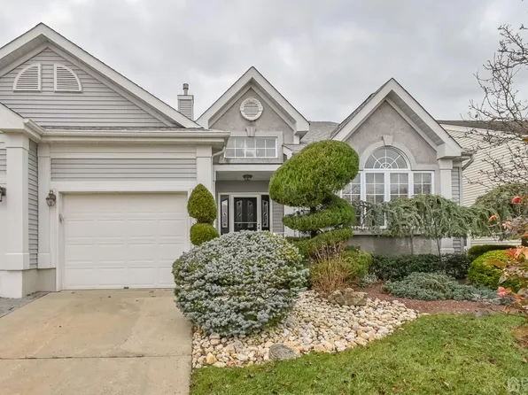 5 Severn Way, Monroe Township, NJ 08831