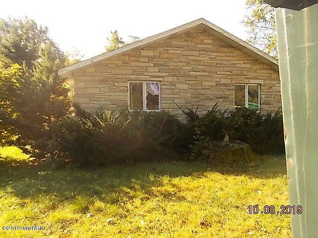 1st image of 61616 Sherman Ln