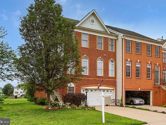 3rd image of 22627 Upperville Heights Sq