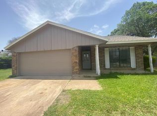 250 Indian Mound Ct, Fort Worth, TX 76108