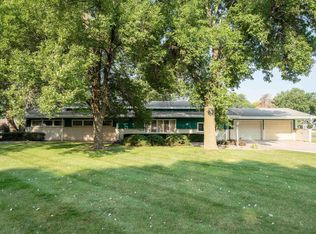 914 Albany Ave NE, Orange City, IA 51041