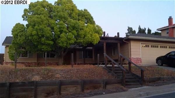 2nd image of 3811 La Miranda Pl