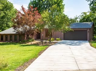 4028 Summit Ridge Dr, Greenwood, IN 46142