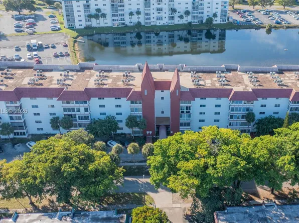 4750 NW 22nd Ct APT 211, Lauderhill, FL 33313