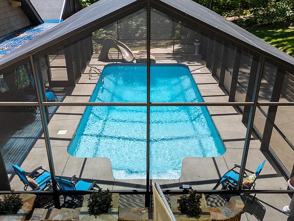 3rd image of 1091 Deepwood Dr