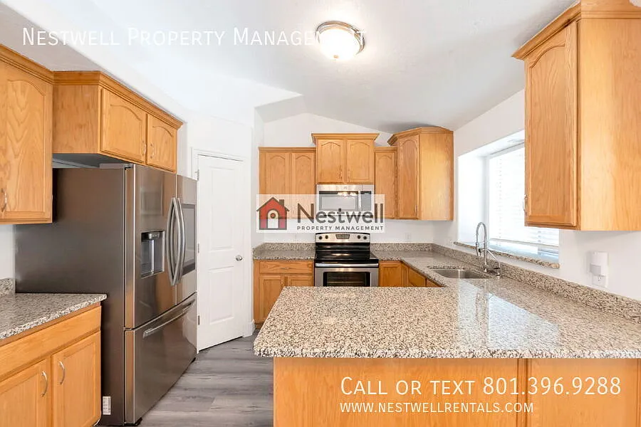 Spacious Murray home on a quiet dead-end street — Photo 4