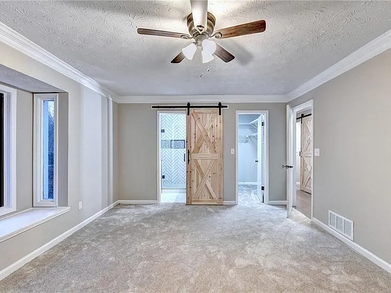 3372 Cottonwood Ln — Photo 6
