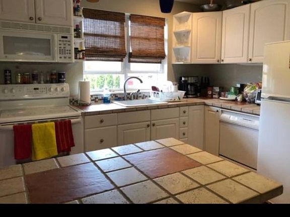 4th image of 3332 Belgrade St