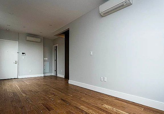 4th image of 1354 Jefferson Ave #4M