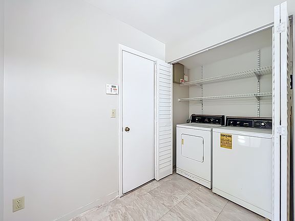 3rd image of 4931R Walden Cir #55