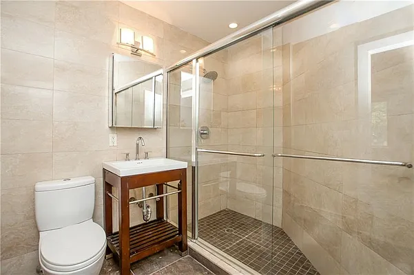 Sold by Remax Edge | media 20