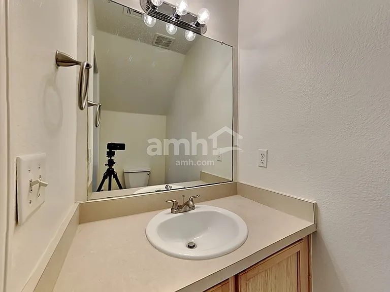 1523 Wavecrest Dr — Photo 9