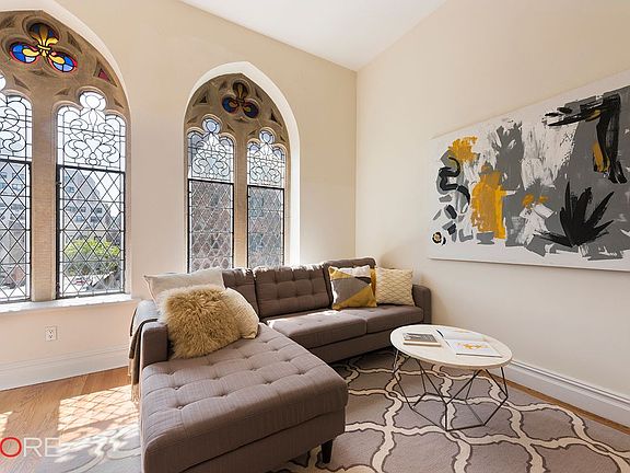 4th image of 205 E 16th St APT 5A