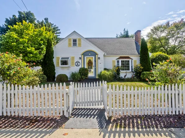65 Beauchamp Ter, Chicopee, MA 01020