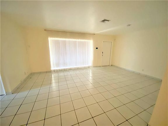 5th image of 1086 Long Island Ave