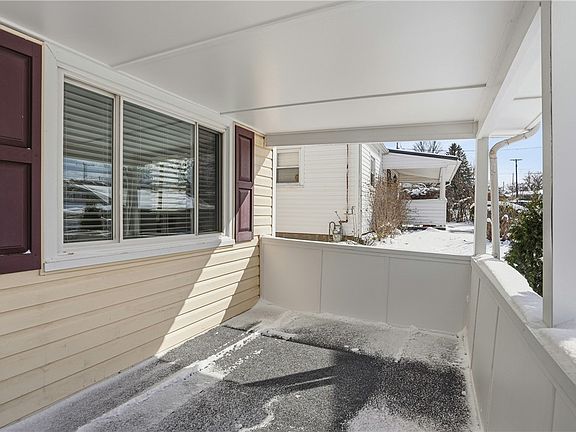 4th image of 805 Colonial Ave