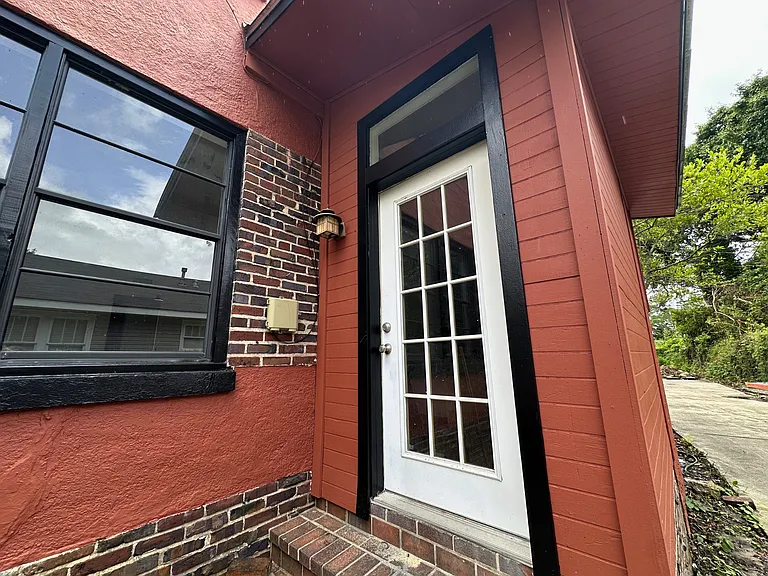 122 Demouy Ave #1/2 — Photo 22