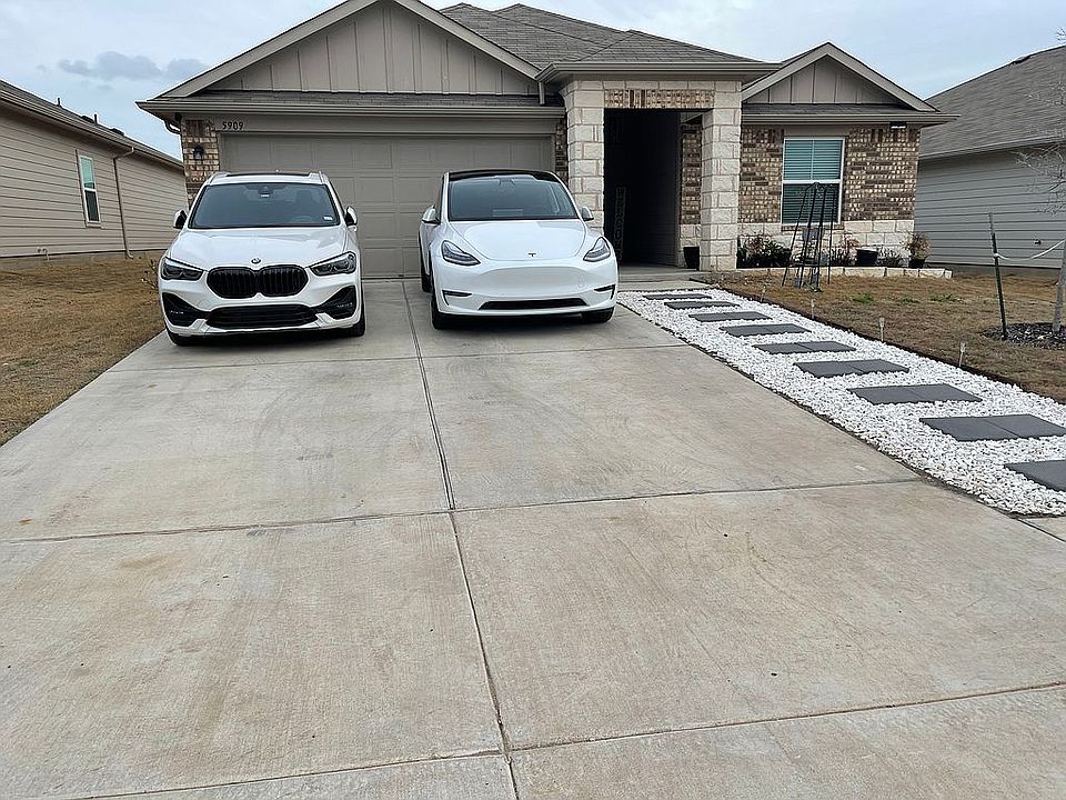 2nd image of 5909 Ronee Leah Dr
